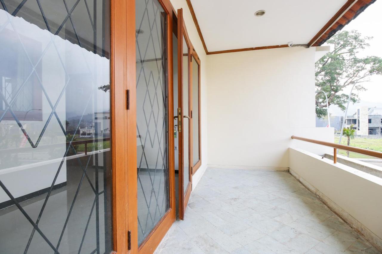 Reddoorz Plus At Panorama Villas Batu Бату Экстерьер фото